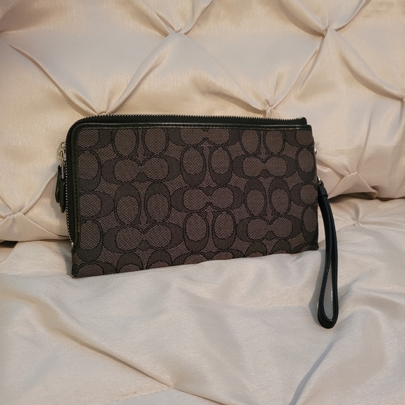 Coach Canvas wristlet/wallet - Picture 2 of 6